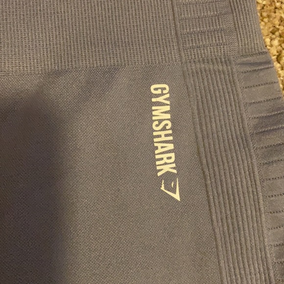 Light purple gymshark cropped seamless leggings - Picture 2 of 4